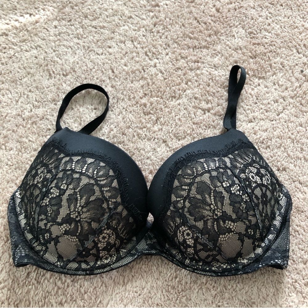 Victoria’s Secret Very Sexy Lightly Lined Plunge Bra 32DD Black Lace